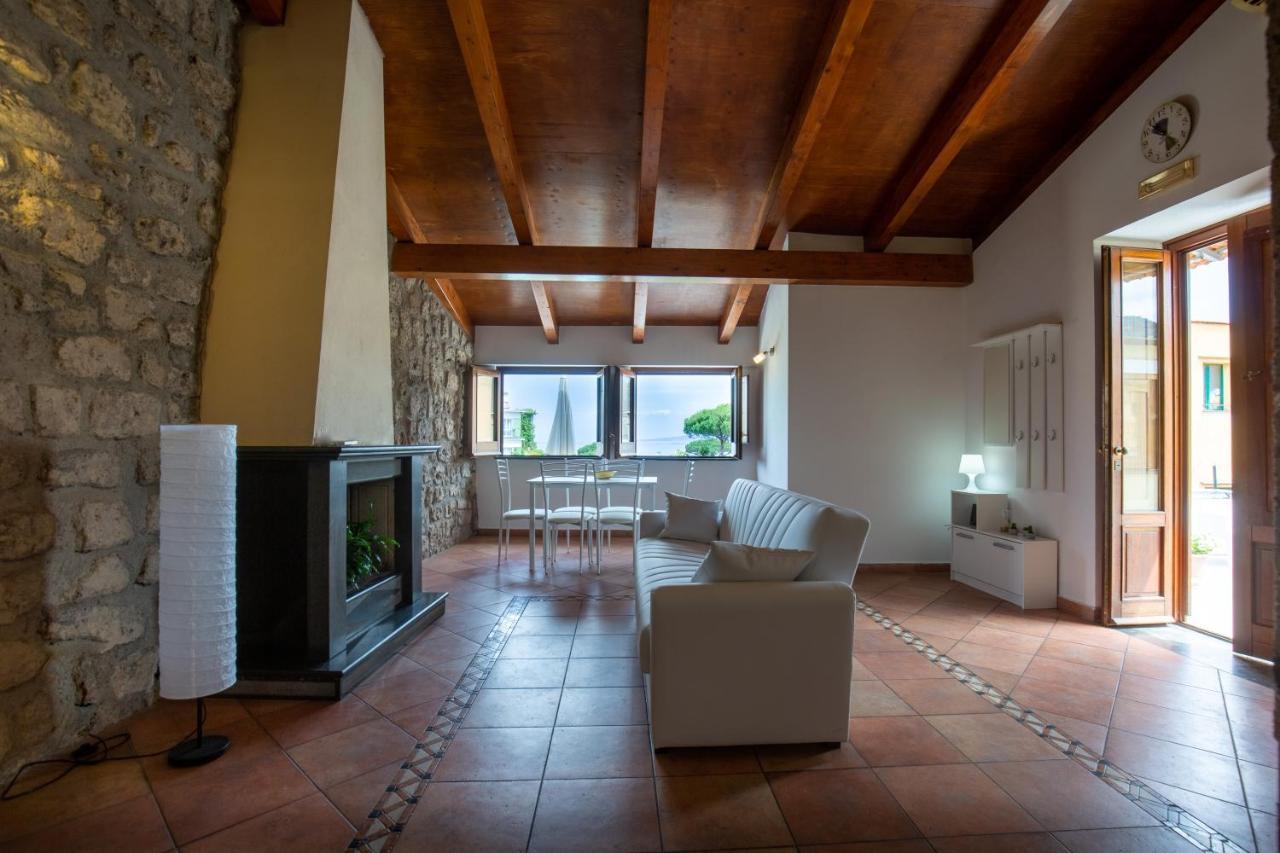 Апартаменты Rossy House Сорренто Экстерьер фото